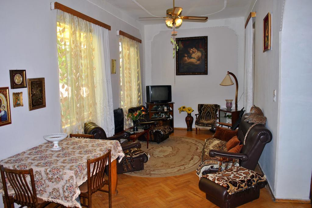 Tamar Guest House Gori Rum bild